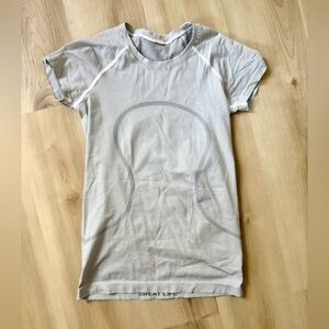 Lululemon Swiftly Tech Short Sleeve Shirt 2.0 size 6